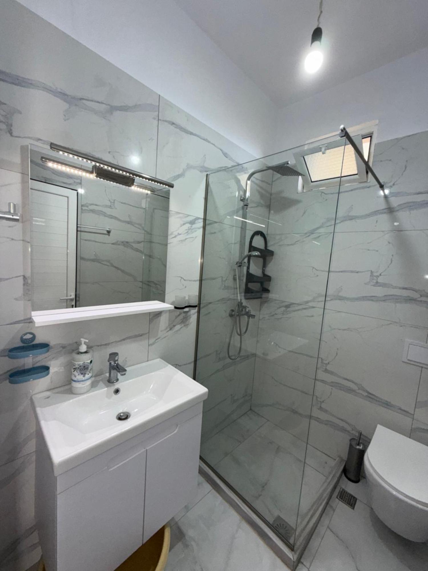 Ylli'S Apartments Sarande Exterior photo